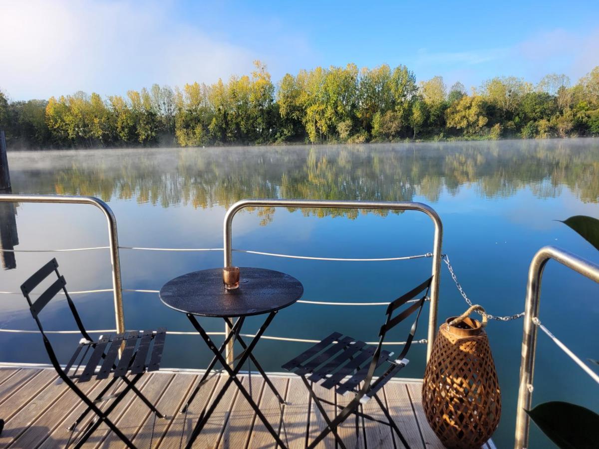 Hotel L'Escale Royale - Nid d'amour sur l'eau avec Jacuzzi à 40 min de Paris à Saint-Martin-la-Garenne Extérieur photo